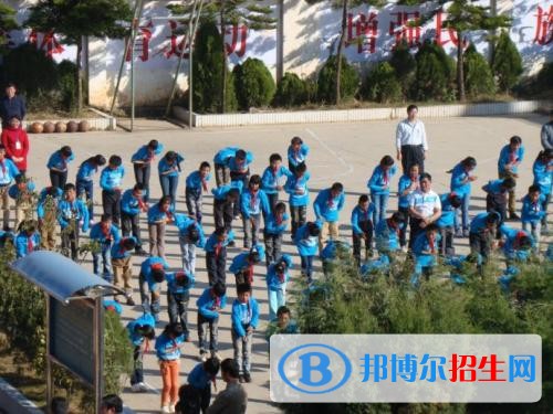 昆明讀中專學校需要什么