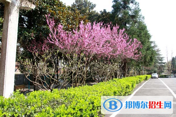 貴州適合女生的中專學(xué)校
