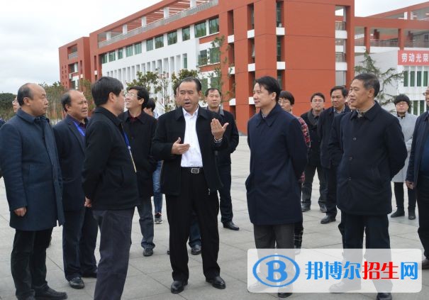 貴州讀中專學(xué)校一年要多少錢