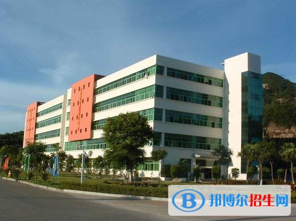 遵義初中畢業(yè)讀什么中專學校好