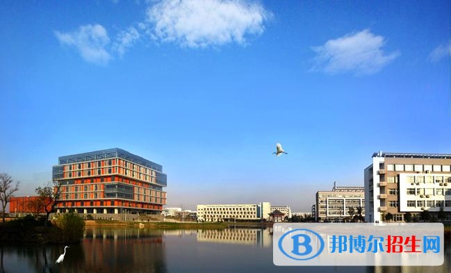 江蘇建筑職業(yè)技術(shù)學(xué)院?jiǎn)握袌?bào)名條件