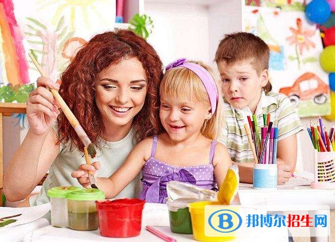 六盤水中專學(xué)校什么專業(yè)好