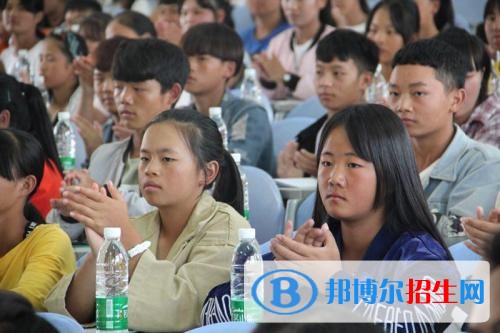 楚雄中專學校是中專嗎
