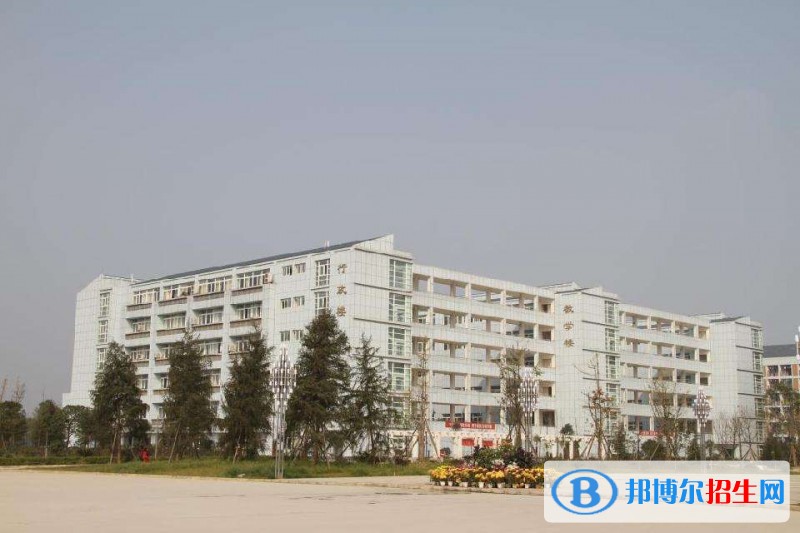 潞安職業(yè)技術(shù)學(xué)院?jiǎn)握泻?jiǎn)章