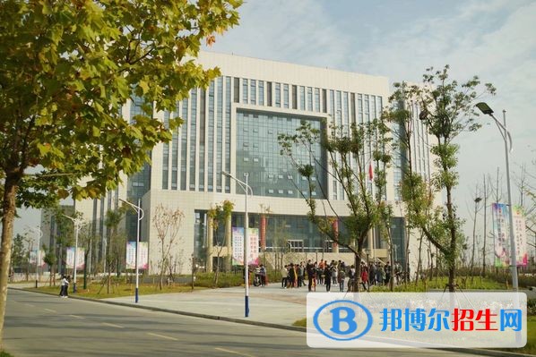 安徽城市管理職業(yè)學(xué)院?jiǎn)握袌?bào)名條件