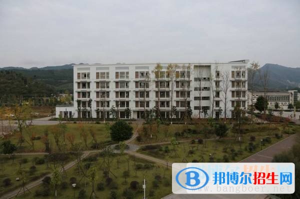 紅河中專學(xué)校哪個比較好