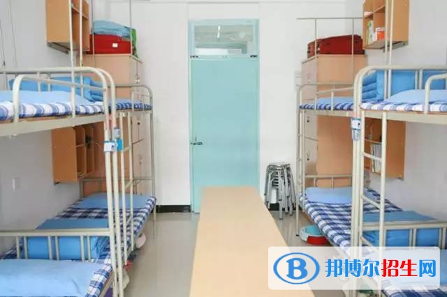 巴中女生讀高中好還是中專學校