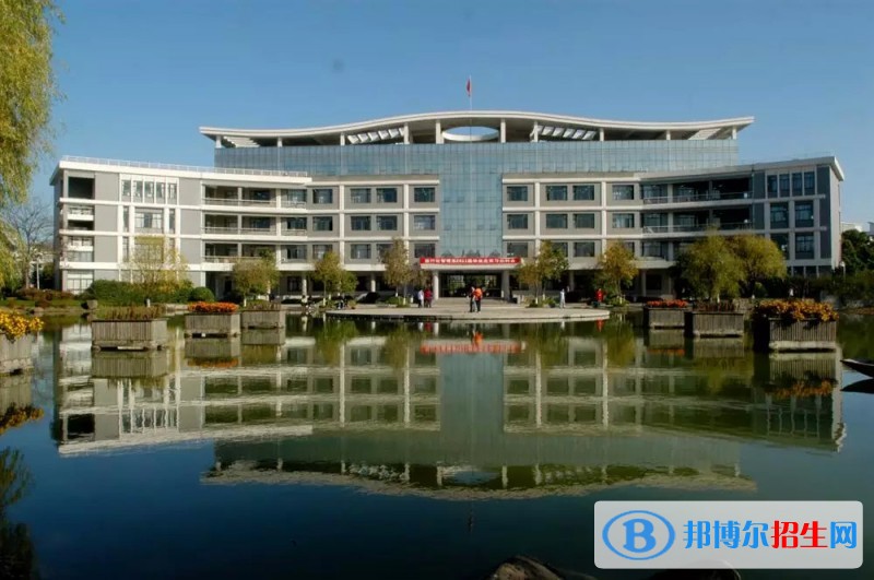 浙江旅游職業(yè)學(xué)院?jiǎn)握袌?bào)名條件