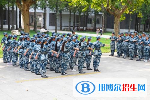 巴中中專學(xué)校和職高哪個好