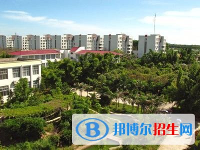 貴陽護理職業(yè)學(xué)院五年制大專招生辦電話