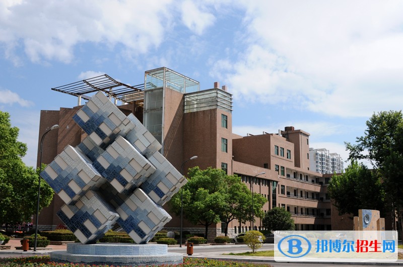 江西陶瓷工藝美術(shù)職業(yè)技術(shù)學(xué)院?jiǎn)握袌?bào)名條件