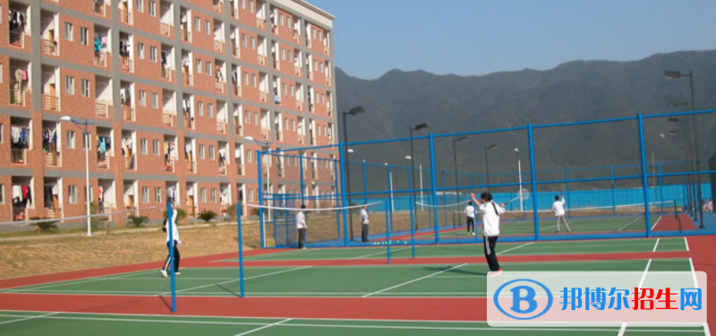中山體育運(yùn)動(dòng)學(xué)校招生辦聯(lián)系電話(huà)