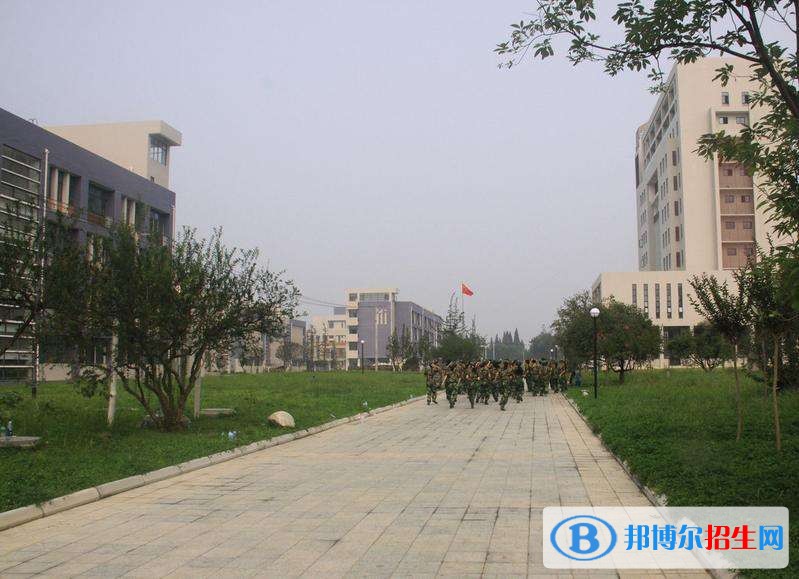 四川應(yīng)用技術(shù)職業(yè)學(xué)院五年制大專(zhuān)招生辦電話(huà)