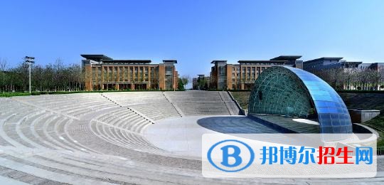 鄭州成功財(cái)經(jīng)學(xué)院?jiǎn)握泻?jiǎn)章
