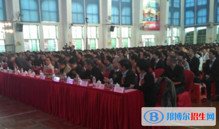 佛山順德區(qū)容桂職業(yè)技術(shù)學(xué)校2019年報名條件、招生對象
