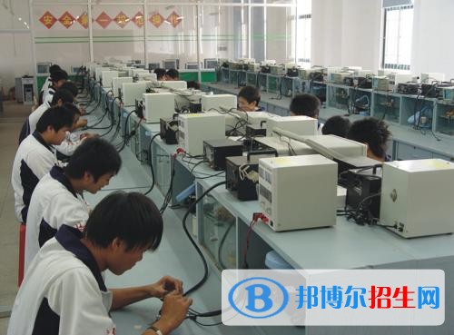 眉山高中好還是中專學校好