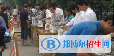 樂(lè)山讀中專學(xué)校后悔了