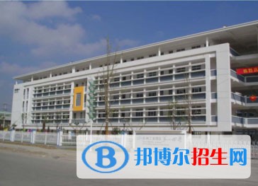 新疆科技職業(yè)技術(shù)學(xué)院?jiǎn)握泻?jiǎn)介