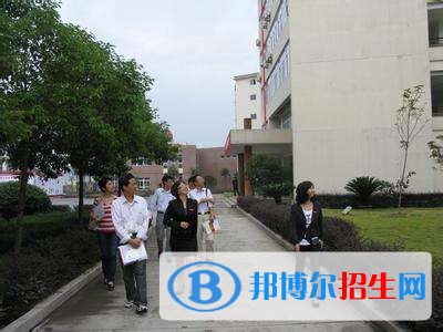 自貢中專學(xué)校哪個比較好