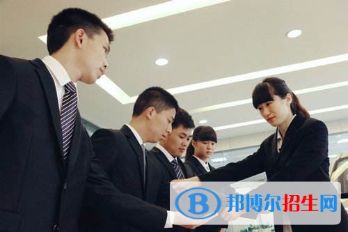 汽車(chē)服務(wù)與營(yíng)銷(xiāo)專業(yè)1