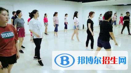徐州沒(méi)高中畢業(yè)證能去中專(zhuān)學(xué)校