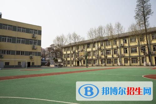 南京商業(yè)技工學(xué)校2019年報(bào)名條件、招生對象