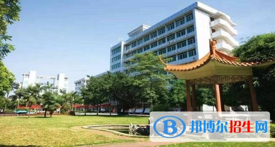 廣西電力職業(yè)技術(shù)學(xué)院?jiǎn)握泻?jiǎn)章