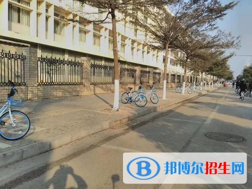 廣西工業(yè)職業(yè)技術(shù)學(xué)院?jiǎn)握泻?jiǎn)章