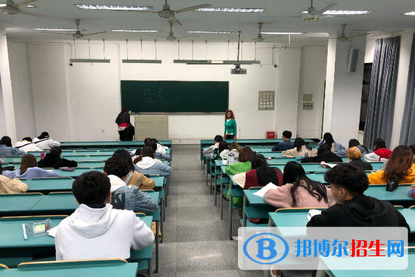 非全日制的中專能在提升學歷嗎？