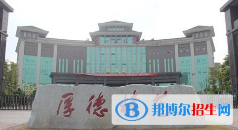 重慶輕工職業(yè)學(xué)院_升學(xué)形式，學(xué)校環(huán)境