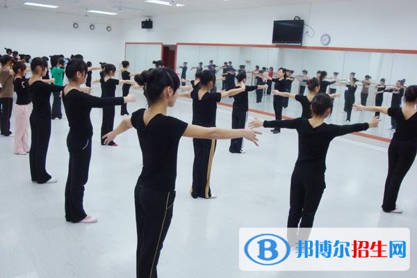 四川幼師學(xué)校職業(yè)資歷證書對(duì)畢業(yè)生的就業(yè)重要嗎？
