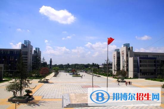 四川工商職業(yè)技術(shù)學(xué)院3