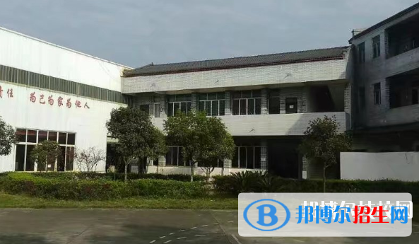成都莊園機電職業(yè)技術(shù)學(xué)校5