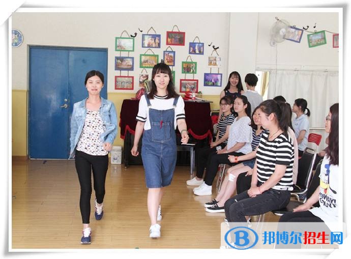 幼兒教師的職業(yè)價值是什么