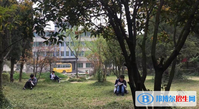 畢節(jié)第四實驗高級中學2019年報名條件、招生要求、招生對象