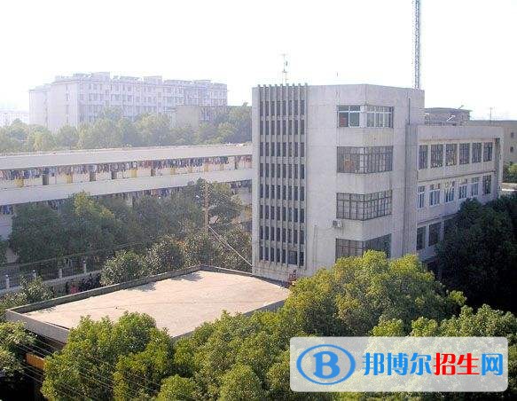 長(zhǎng)沙初中畢業(yè)能讀中專(zhuān)嗎