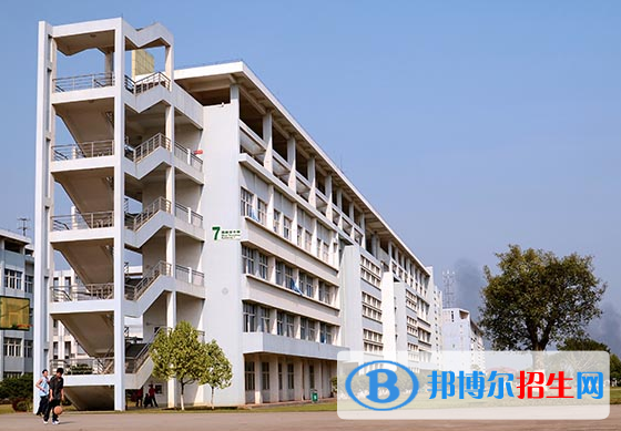 江西應(yīng)用技術(shù)職業(yè)學(xué)院五年制大專2020年招生錄取分?jǐn)?shù)線