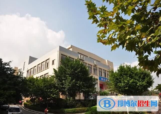 重慶輕工業(yè)學(xué)校怎么樣、好不好