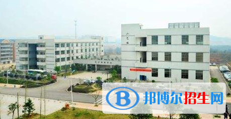 長沙工商職業(yè)中專學校2022年招生辦聯(lián)系電話
