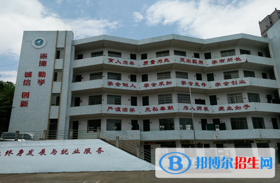 贛州應(yīng)用技術(shù)職業(yè)學校2020年學費、收費多少