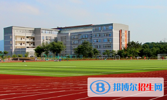 重慶工貿(mào)高級技工學(xué)校2020年報名條件、招生要求、招生對象