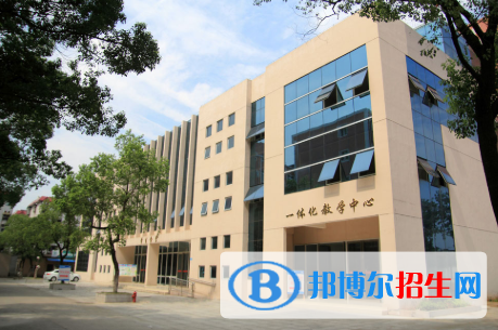 江西現(xiàn)代技師學(xué)院2020年報(bào)名條件、招生要求、招生對(duì)象