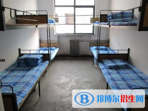 樂至縣回瀾職業(yè)中學2020年宿舍條件