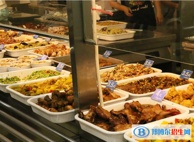 南京莫愁中等專業(yè)學校食堂情況