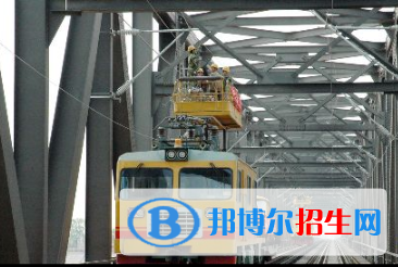 江西2020年男生讀鐵路學(xué)校學(xué)什么專(zhuān)業(yè)好