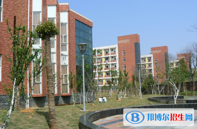 江西2020年鐵路學校中專升大?？际裁? width=