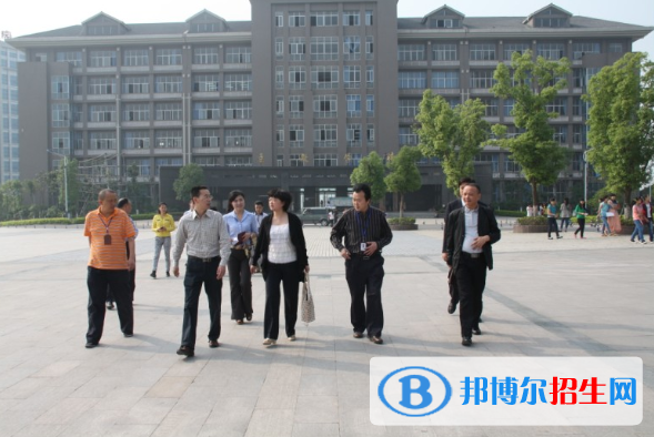 重慶醫(yī)藥衛(wèi)生學(xué)校怎么樣、好不好