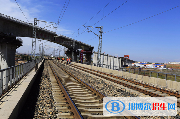 湖北2020年讀鐵路學校讀什么專業(yè)好