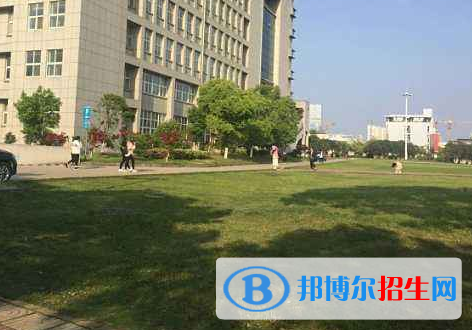 中國(guó)嘉陵工業(yè)股份有限公司（集團(tuán)）技工學(xué)校網(wǎng)站網(wǎng)址