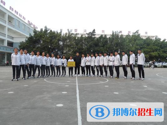 威信縣追也高級(jí)中學(xué)2020年學(xué)費(fèi)、收費(fèi)多少